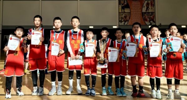 爱辉区获得斯沃博德内市（自由城）俄罗斯远东青少年篮球赛冠军！