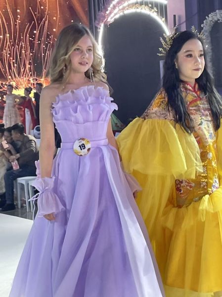 星光映界江，友谊无国界---中俄青少年超模大赛黑河完美收官！